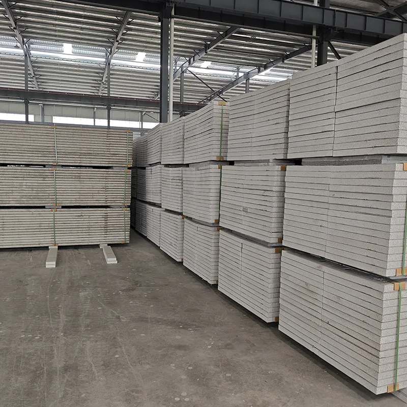 Композитная неорганическая плита с сердечником из вакуумной теплоизоляции на основе остеклованных микросфер.2