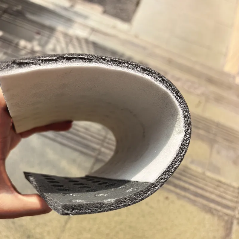 Трудновоспламеняющийся модифицированный полиэтиленовый композитный рулонный звукоизоляционный материал сотовой структуры.1