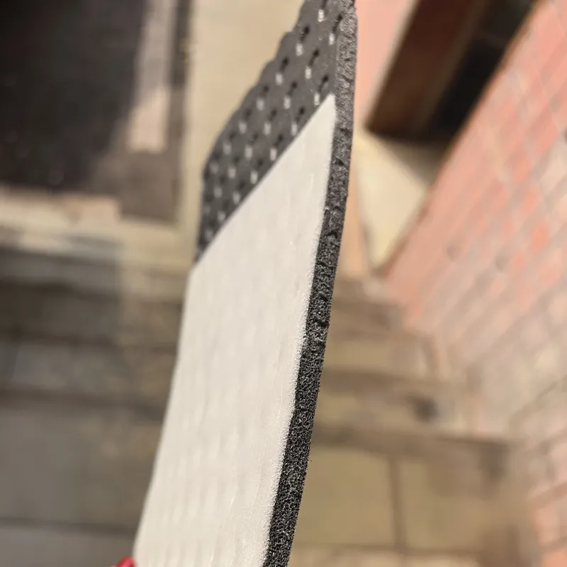 Трудновоспламеняющийся модифицированный полиэтиленовый композитный рулонный звукоизоляционный материал сотовой структуры.4